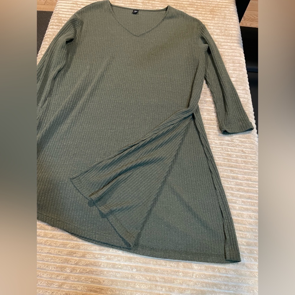 Mulvari Plus Ribbed Knit Drop Shoulder Split Top & Leggings - Picture 6 of 10